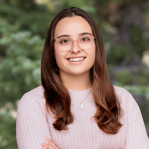 Elena Downs's headshot