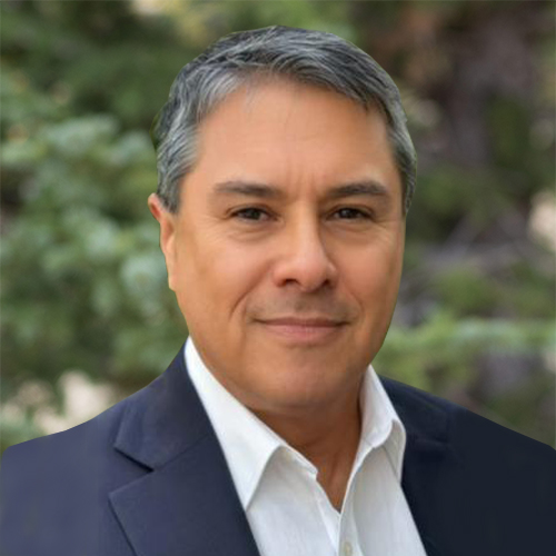 Erik Mutis's headshot