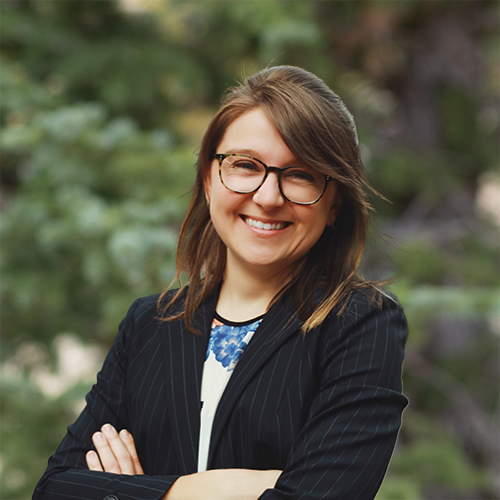 Nicole Buecker's headshot