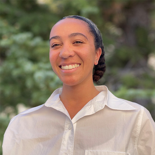 Sydney Harvey's headshot